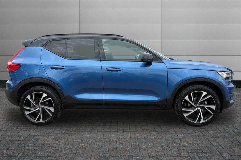 Volvo XC40 1.5 T3 163 R Design Pro Blue #3