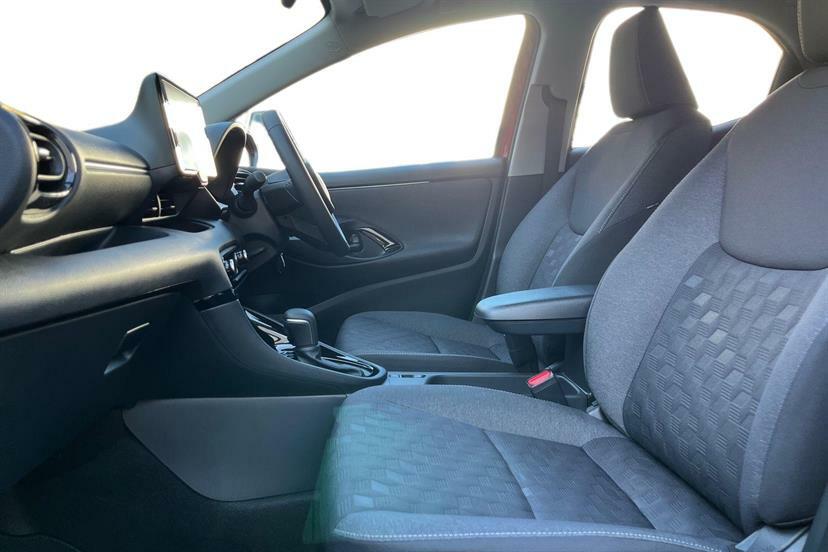 Toyota Yaris 1.5 Hybrid Design Cvt Safety Pack #2