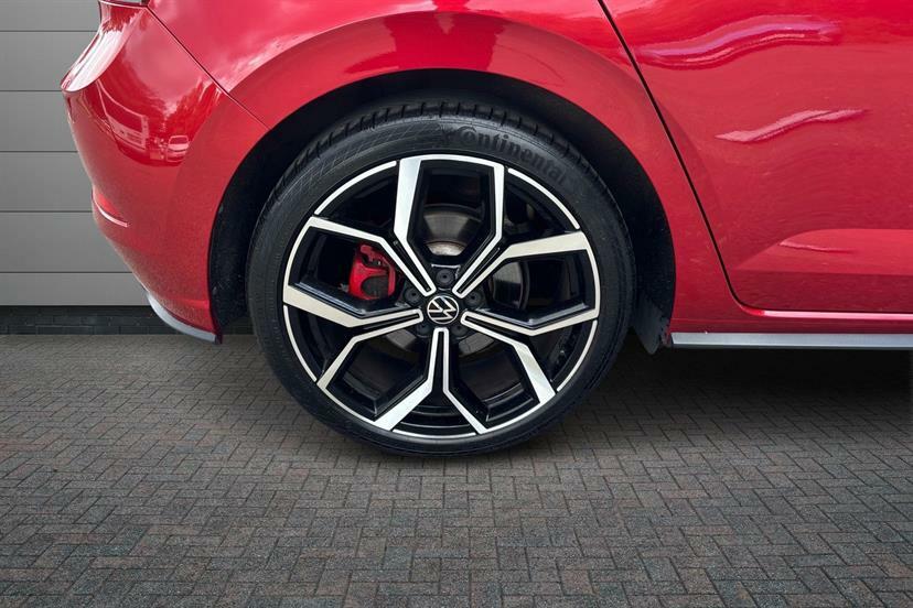 Volkswagen Polo Life Red #5