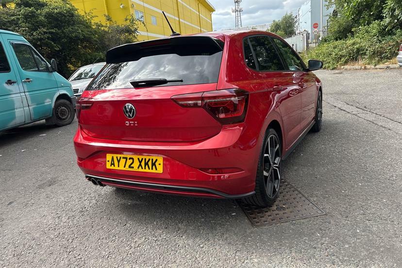 Volkswagen Polo Life Red #16