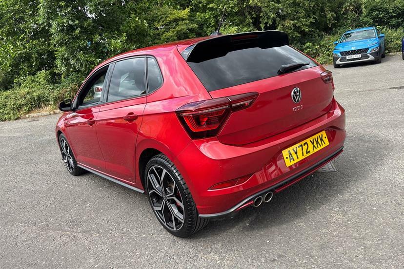 Volkswagen Polo Life Red #15