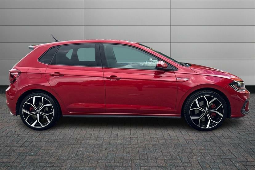 Volkswagen Polo Life Red #4