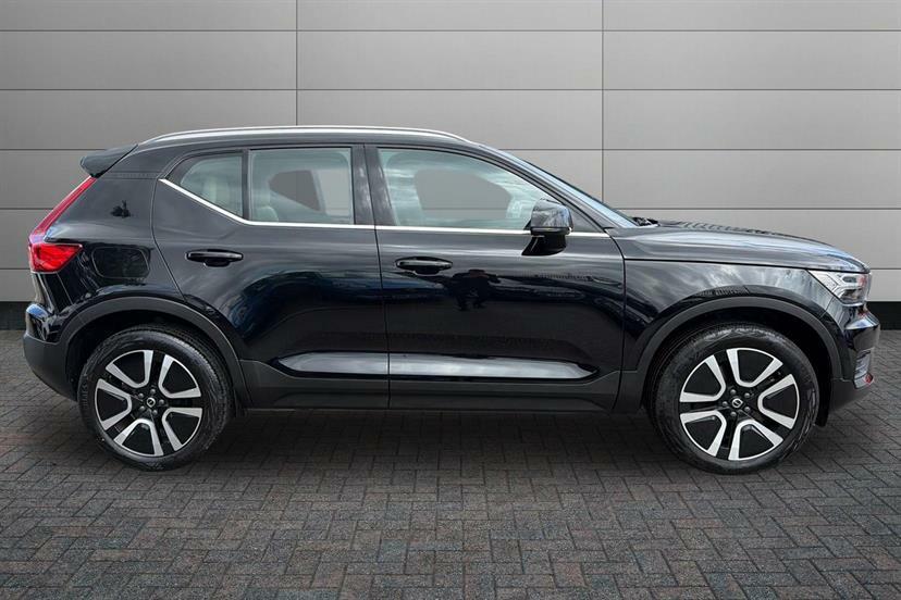 Volvo XC40 1.5 T4 Recharge Phev Inscription Black #3