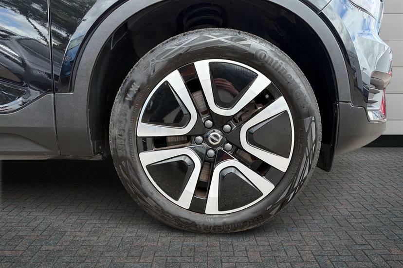 Volvo XC40 1.5 T4 Recharge Phev Inscription Black #4