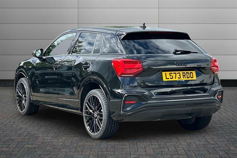 Audi Q2 30 Tfsi Black Edition Black #3
