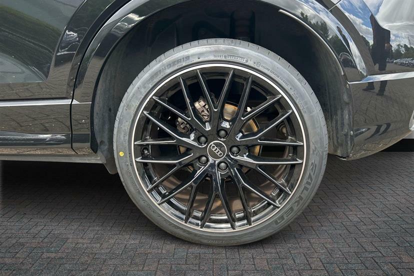 Audi Q2 30 Tfsi Black Edition Black #5