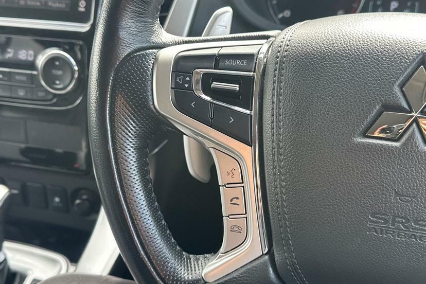 Mitsubishi Shogun Sport 2.4L 4 Silver #16