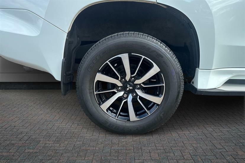 Mitsubishi Shogun Sport 2.4 Di-dc 3 4Wd White #4