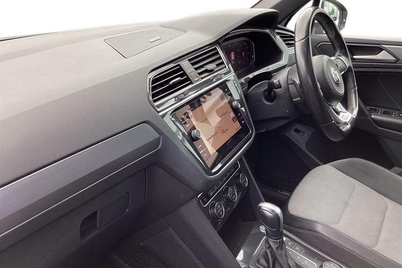 Volkswagen Tiguan 2.0 Tdi 150 4Motion R-line Tech Dsg White