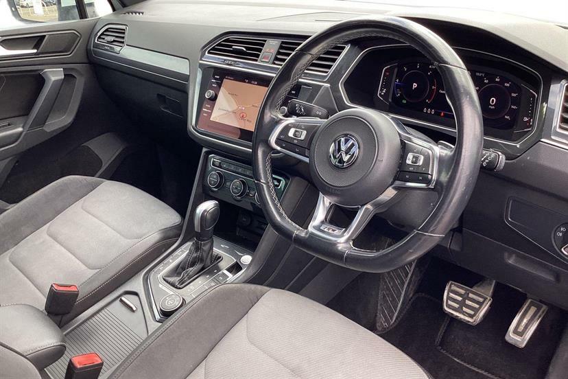 Volkswagen Tiguan 2.0 Tdi 150 4Motion R-line Tech Dsg White #4