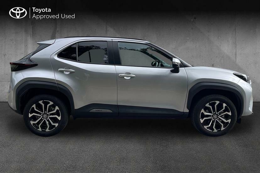 Toyota Yaris Cross 1.5 Hybrid Design Cvt Silver #4
