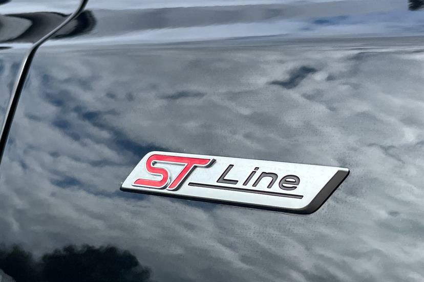 Ford Focus 1.0 Ecoboost Hybrid Mhev St-line X 2025 Black #14