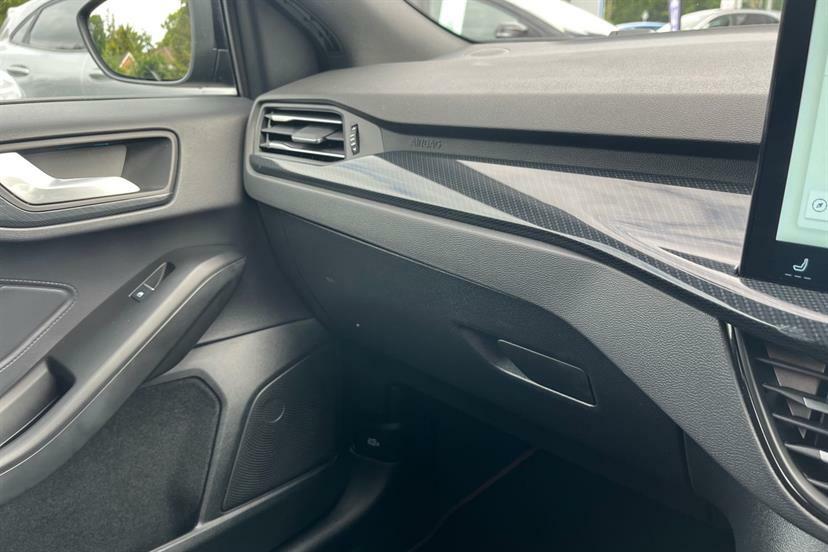 Ford Focus 1.0 Ecoboost Hybrid Mhev St-line X 2025 Black #38