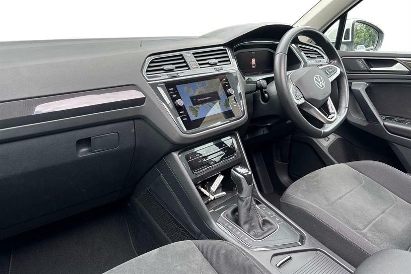 Volkswagen Tiguan 1.5 Tsi 150 Elegance Dsg White #2