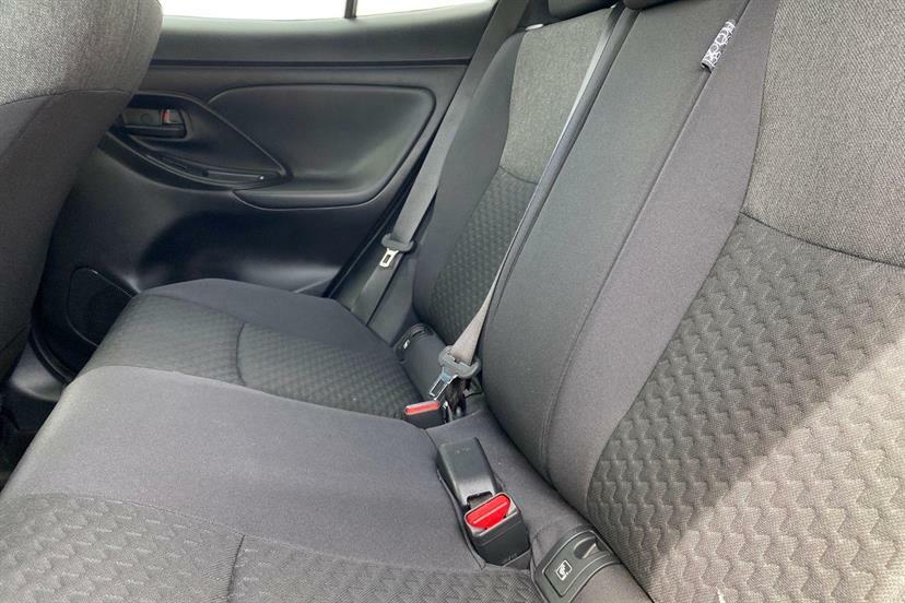 Toyota Yaris Cross 1.5 Vvt-h Excel E-cvt Euro 6 Ss Red #12