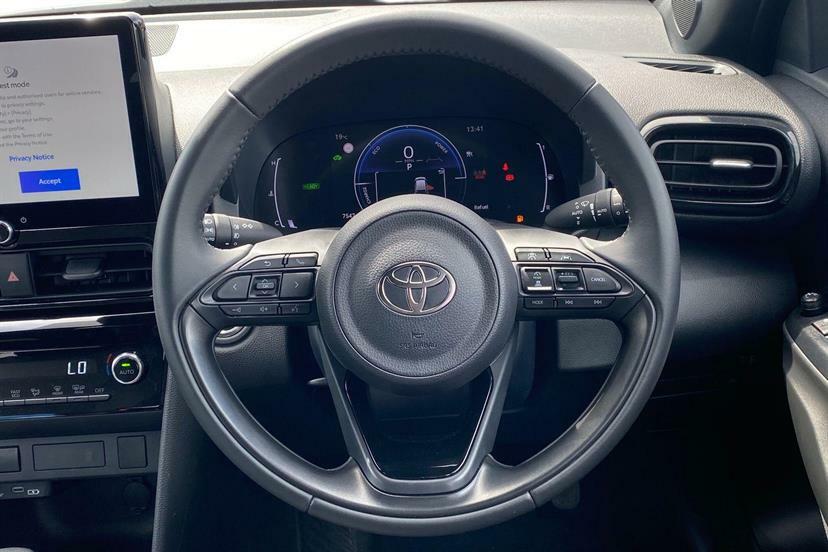 Toyota Yaris Cross 1.5 Vvt-h Excel E-cvt Euro 6 Ss Red #8