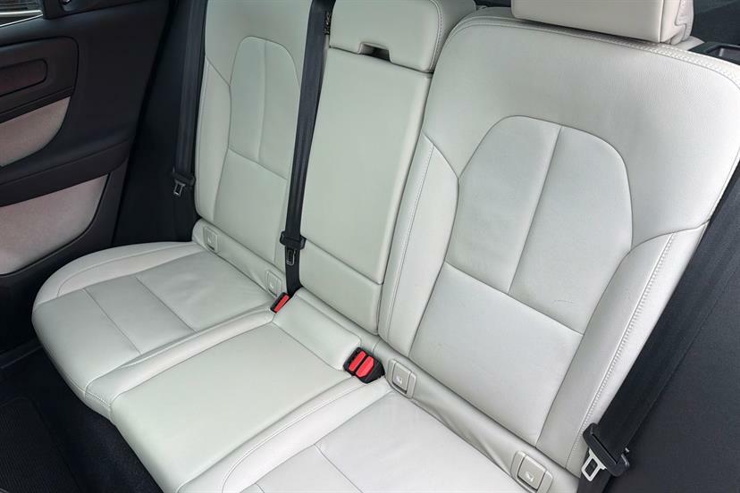 Volvo XC40 Recharge First Edition, P8 Awd Pure Black #18
