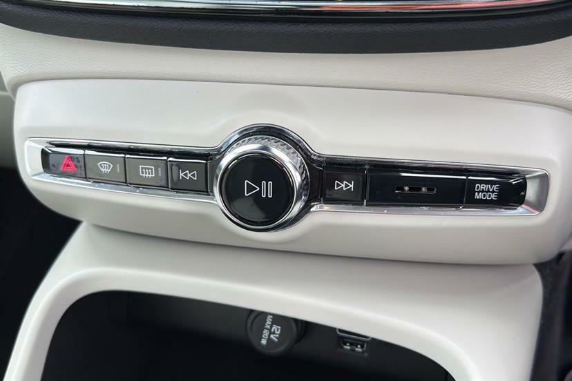 Volvo XC40 Recharge First Edition, P8 Awd Pure Black #37