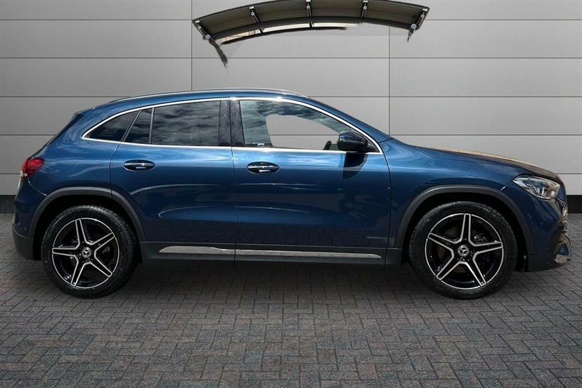 Mercedes-Benz GLA Class 200 Amg Line Premium Blue #3