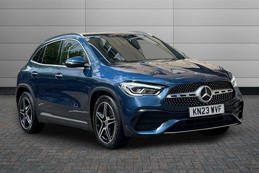 Mercedes-Benz GLA Class 200 Amg Line Premium Blue