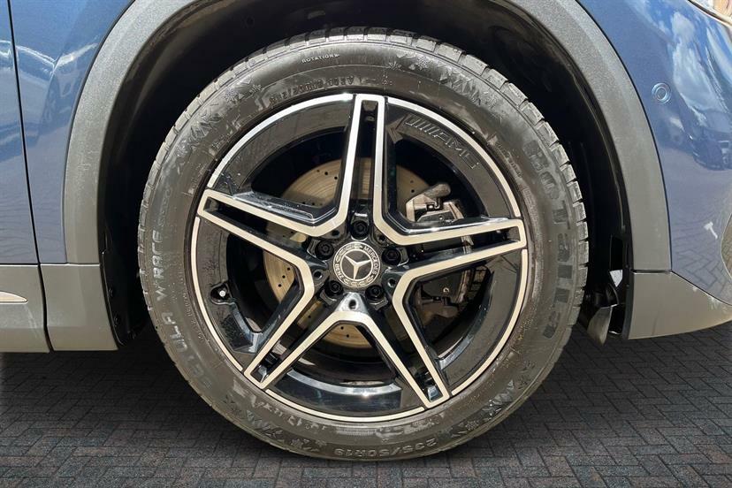 Mercedes-Benz GLA Class 200 Amg Line Premium Blue #4