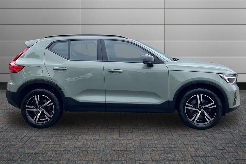 Volvo XC40 2.0 B3p Plus Dark Green #4