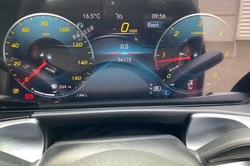 Mercedes-Benz GLB Class Glb 200 Amg Line Premium Night Ed 7G-tronic Black #4