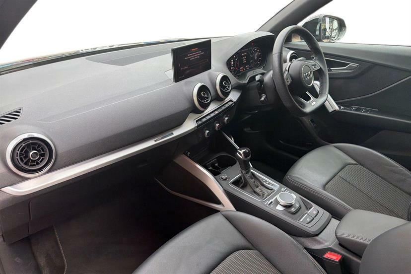 Audi Q2 35 Tfsi Black Edition S Tronic Tech Black #2
