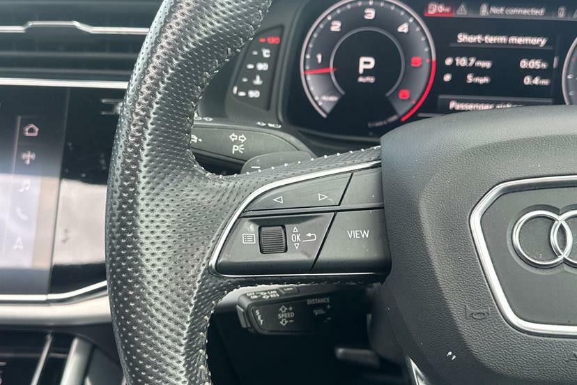 Audi Q8   #15
