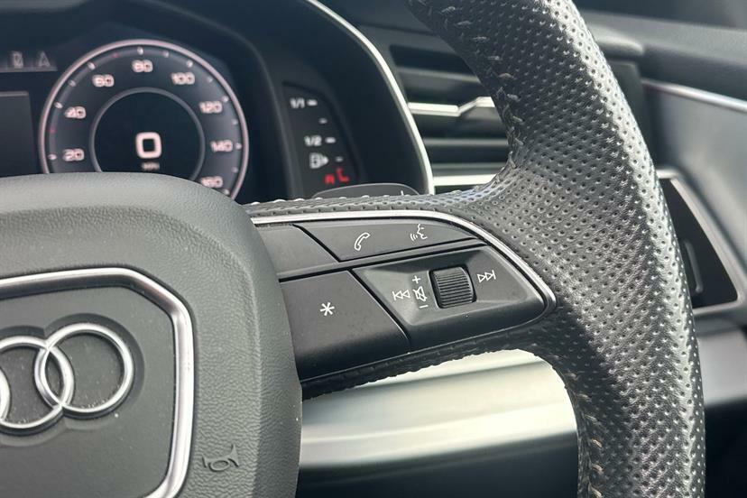Audi Q8   #16