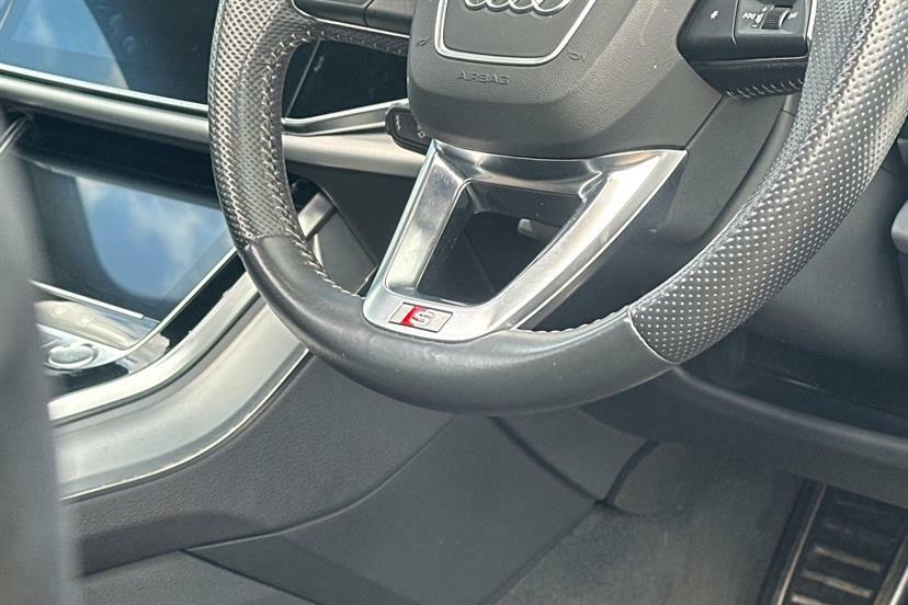 Audi Q8   #13