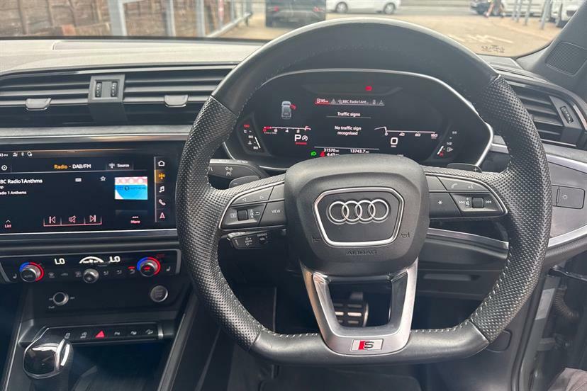 Audi Q3 35 Tfsi S Line S Tronic Black #27