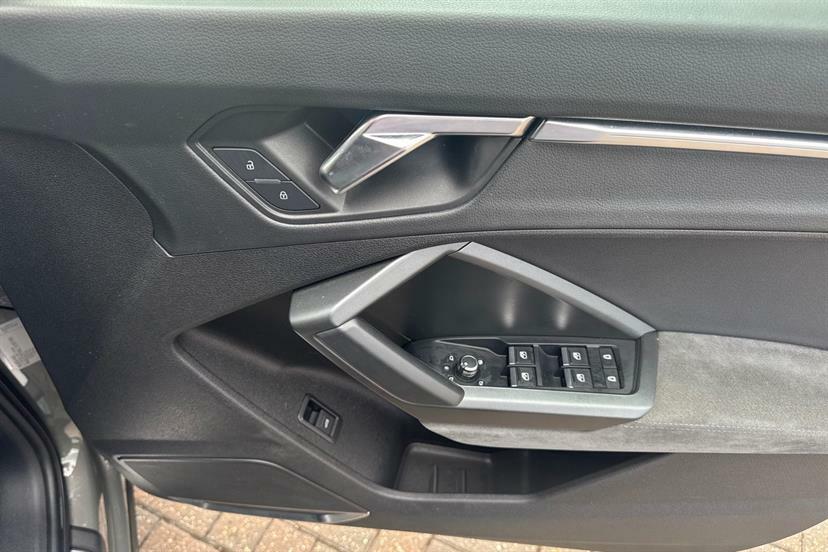 Audi Q3 35 Tfsi S Line S Tronic Black #21