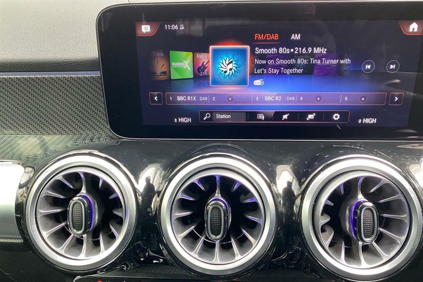 Mercedes-Benz GLB Class Glb 200D Amg Line 8G-tronic Silver #55