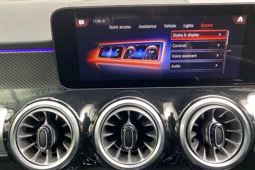 Mercedes-Benz GLB Class Glb 200D Amg Line 8G-tronic Silver #53