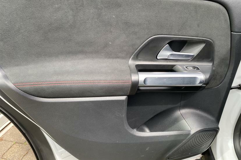 Mercedes-Benz GLB Class Glb 200D Amg Line 8G-tronic Silver #25