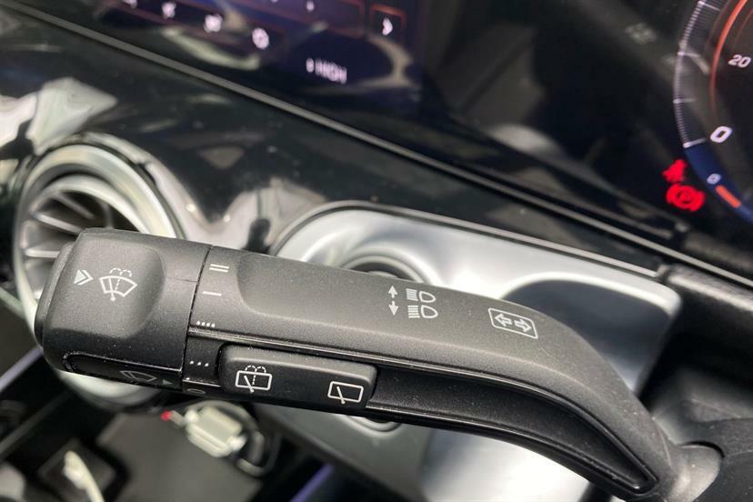 Mercedes-Benz GLB Class Glb 200D Amg Line 8G-tronic Silver #44