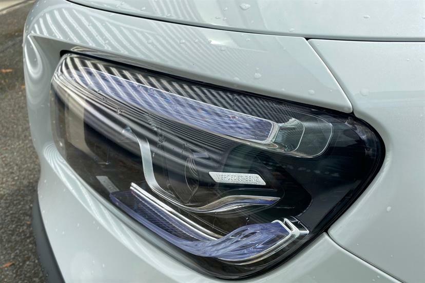 Mercedes-Benz GLB Class Glb 200D Amg Line 8G-tronic Silver #14