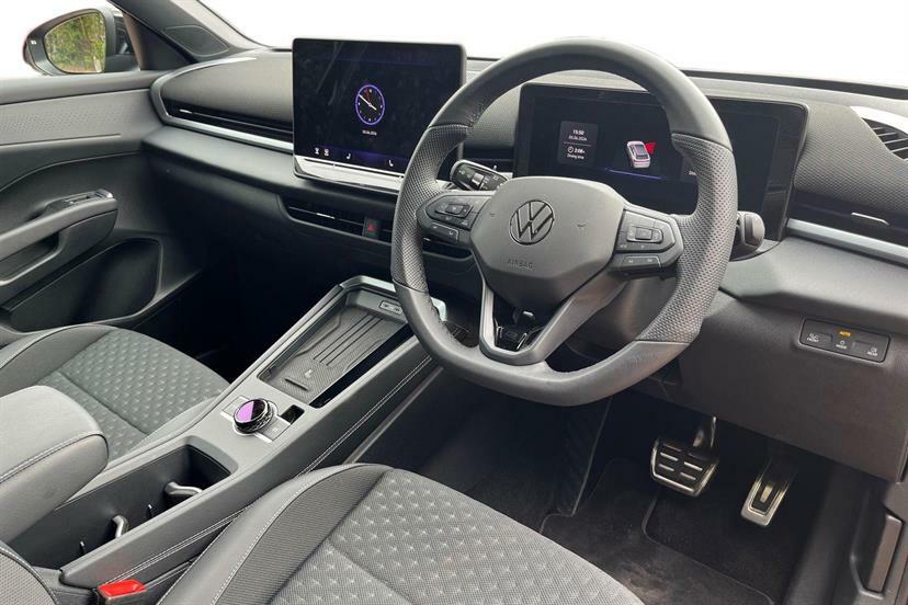 Volkswagen T-Roc 1.5 Tsi R-line Dsg Black #5
