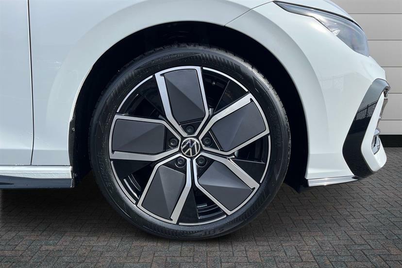 Volkswagen Golf 1.5 Etsi 150 Black Edition Dsg White #5