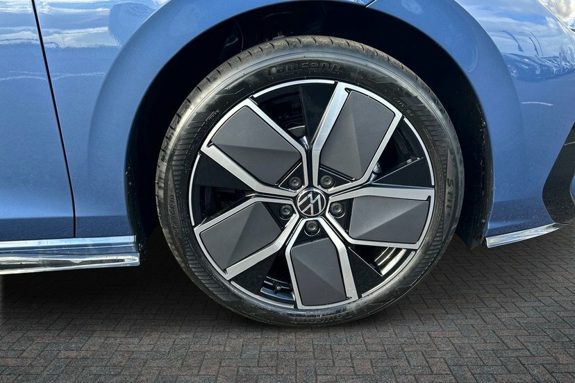 Volkswagen Golf 1.5 Etsi Mhev Black Edition Hatchback H EK26BXW Blue #5