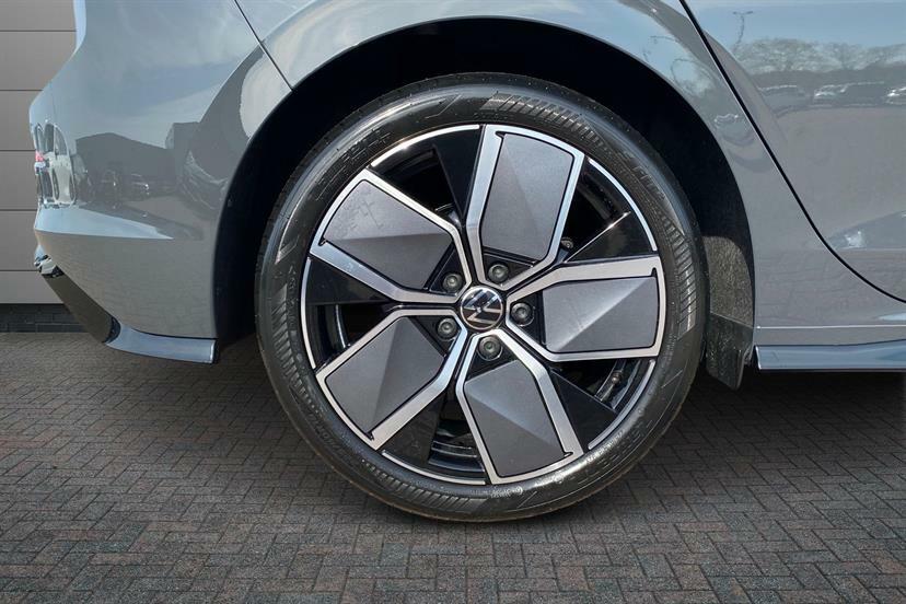 Volkswagen Golf 1.5 Etsi 150 Black Edition Dsg Grey #5