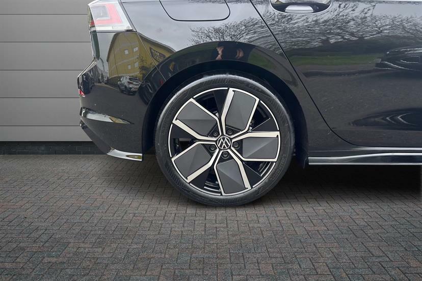 Volkswagen Golf 1.5 Etsi 150 Black Edition Dsg EK26PZT Black #5