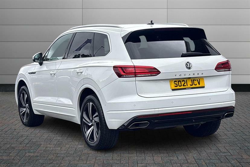 Volkswagen Touareg 3.0 V6 Tsi 4Motion R-line Tech Tip White #2