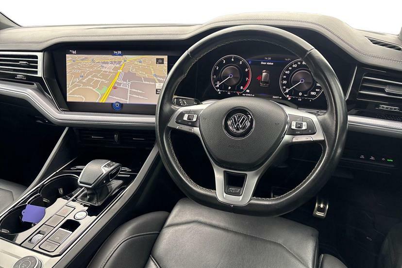 Volkswagen Touareg 3.0 V6 Tsi 4Motion R-line Tech Tip White #4
