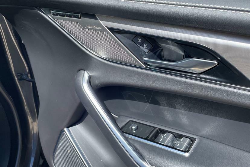 Jaguar F-Pace D200 R-dynamic Black Black #22