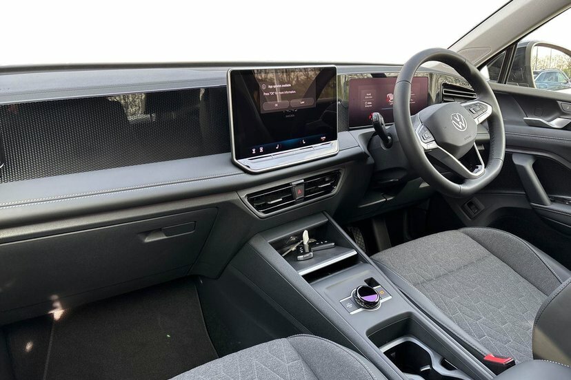 Volkswagen Tiguan 1.5 Etsi Mhev Match Suv Hybrid Dsg 150 EY26YBF Black #2