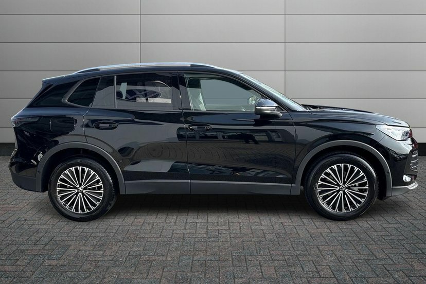 Volkswagen Tiguan 1.5 Etsi Mhev Match Suv Hybrid Dsg 150 EY26YBF Black #4