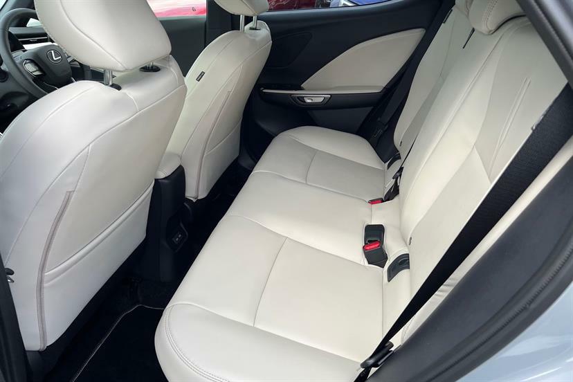 Lexus LBX 1.5 Premium Plus E-cvt Hatchback Blue #24