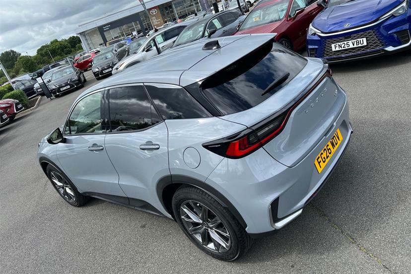 Lexus LBX 1.5 Premium Plus E-cvt Hatchback Blue #27